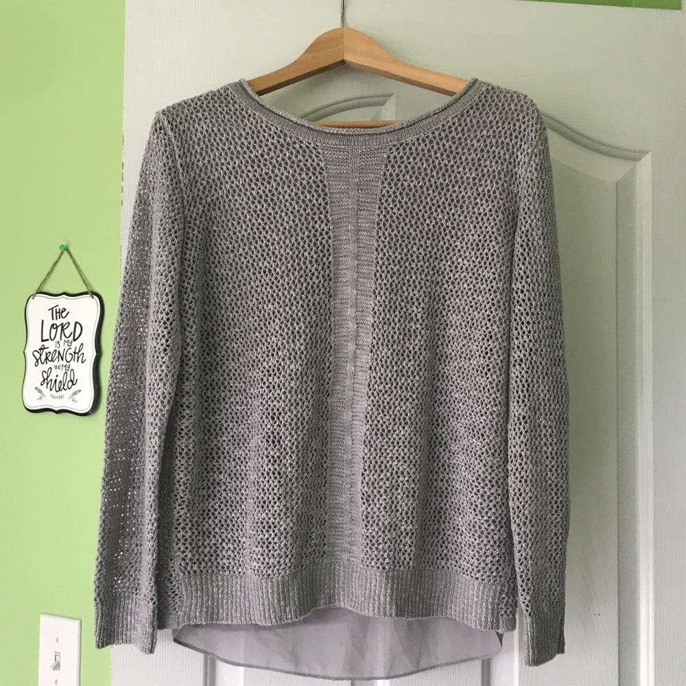 Dahlya L grey sweater with split back